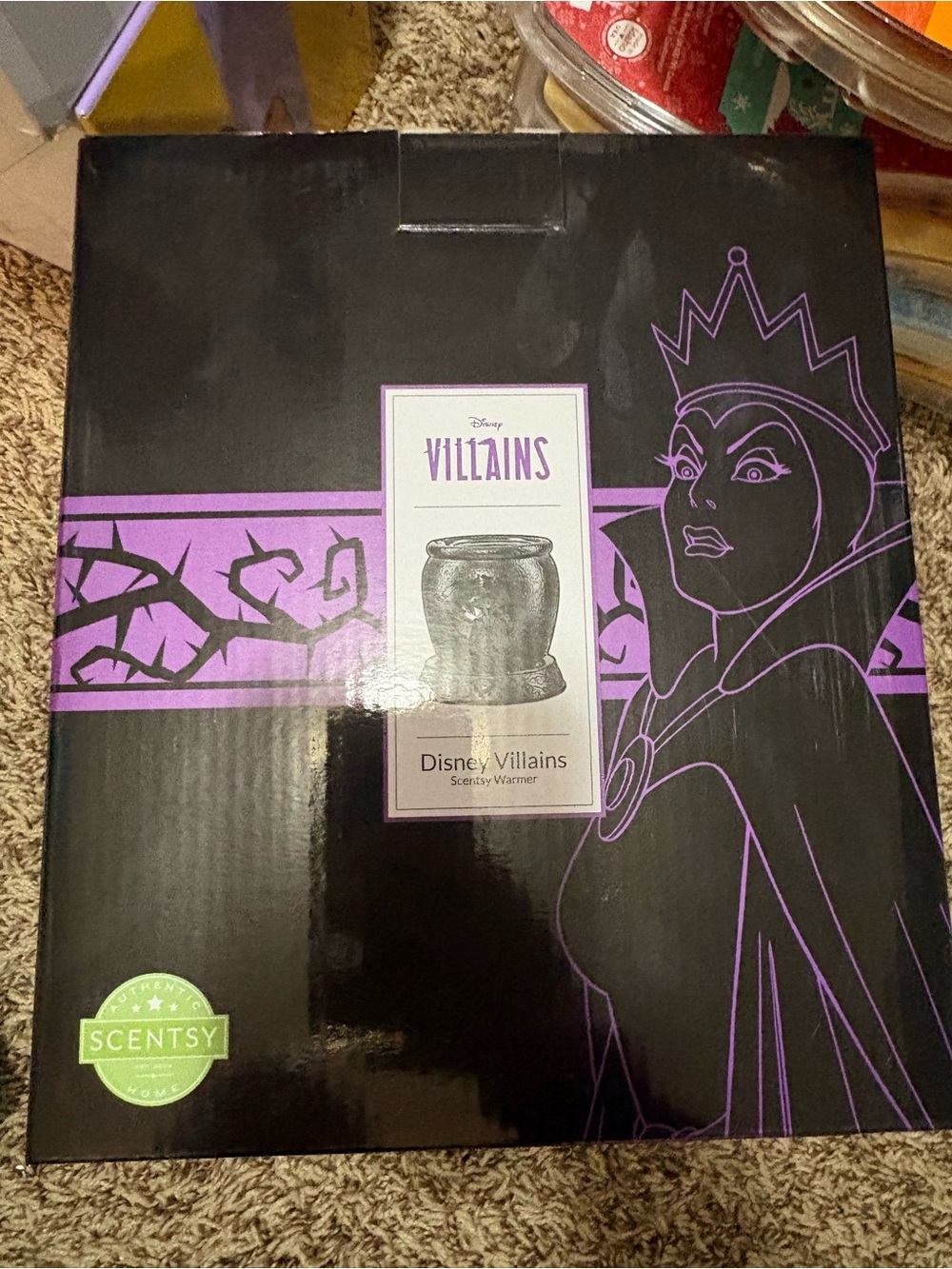 Scentsy Black and Purple Disney Villains Warmer with Evil Queen Artwork